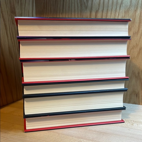 The Lunar Chronicles by Marissa Meyer BUNDLE - Picture 3 of 16